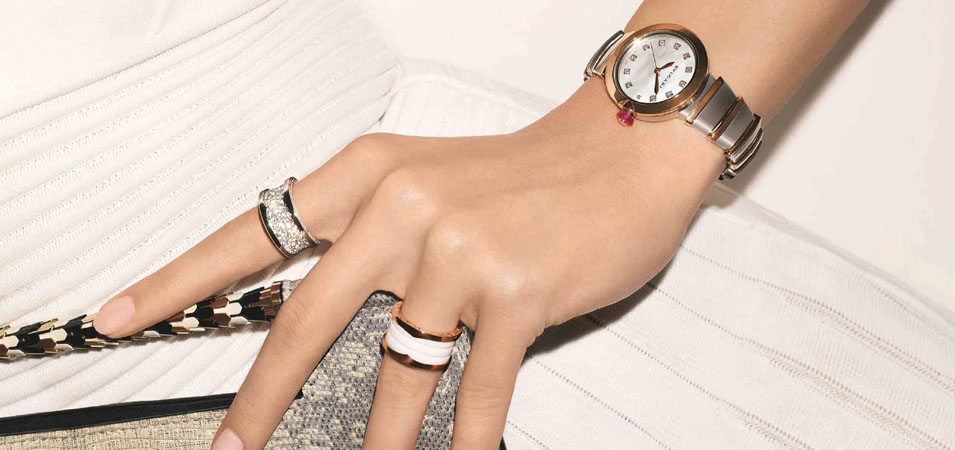 Стильные женские часы Bulgari
